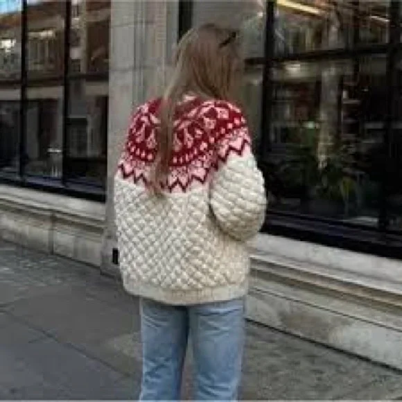 Zara Oversized Knit Jacquard Sweater Ivory Red Size Medium - Picture 3 of 16